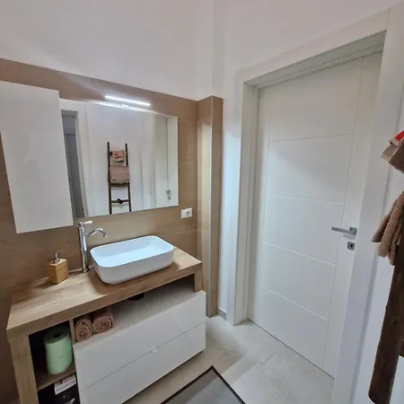 Nina Rooms&apartments * ليتسانو