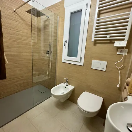 Nina Rooms&apartments ليتسانو